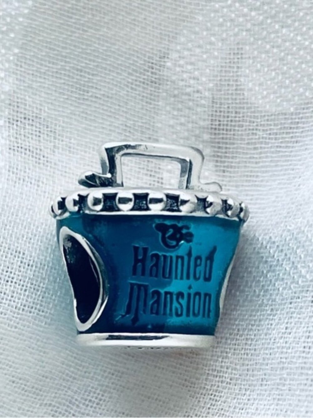 👻✨ NEW The Haunted Mansion Hatbox Ghost Charm – Halloween 🎃